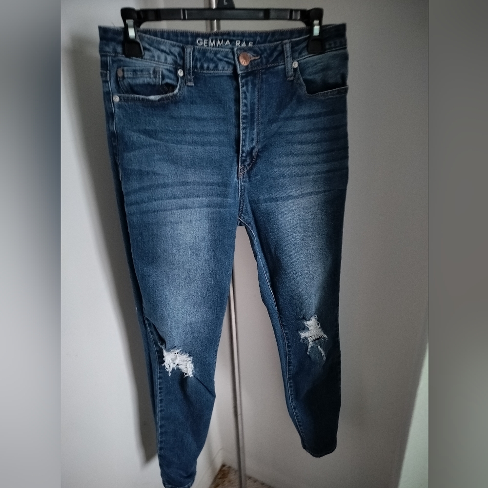 Gemma Rae Distressed Jeans